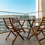 Higuests - Colorful Apartment In Bluewaters Close To Beach